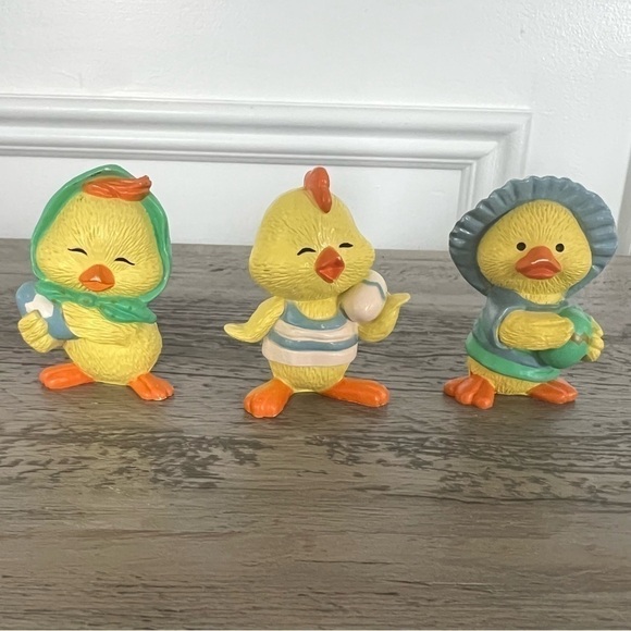 Easter Bunny Figures /Ducklings/Chicks Easter Decorations - Picture 11 of 17